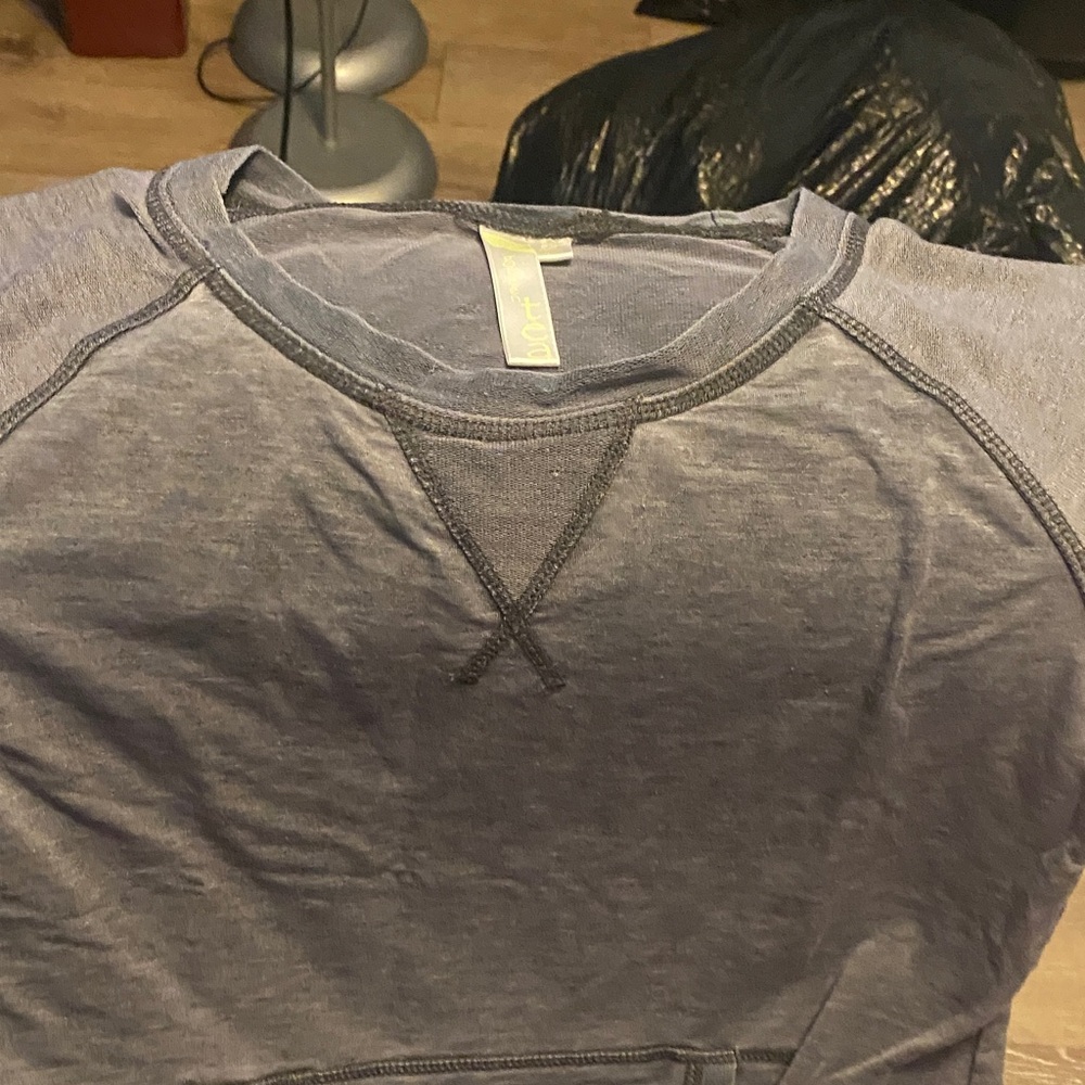 GreenTea Men's Heathered Gray Crewneck Sweater